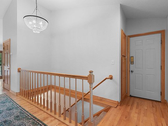 3rd image of 576 Saint Marys St