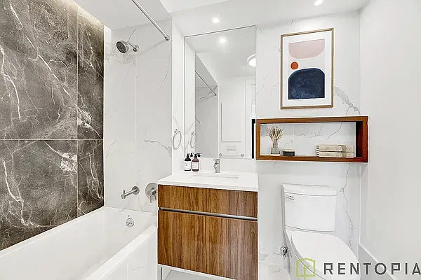 Bathroom, photo 1