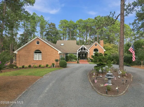 64 Pinewild Drive, Pinehurst, NC 28374
