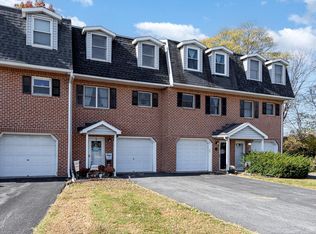 1716 English Dr, Mechanicsburg, PA 17055