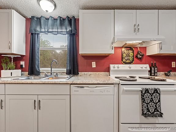 5th image of 10771 S 235th Ave W