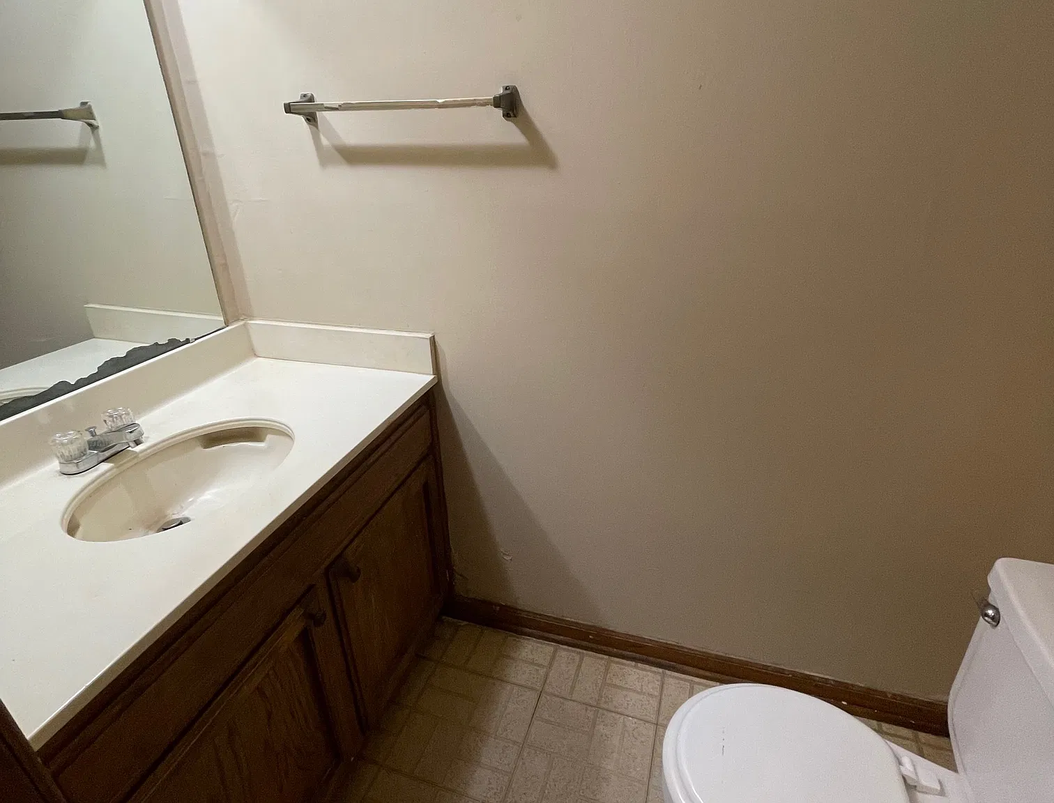 2 bed, 1.5 bath, 1100 sqft, $1,000 — Photo 2