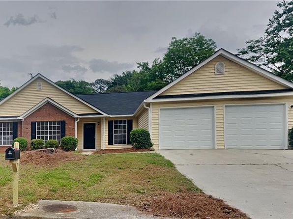 1229 Huntington Place Cir, Lithonia, GA 30058