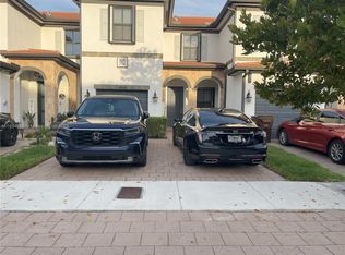 10390 W 33rd Ln UNIT 10390, Hialeah, FL 33018