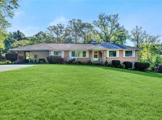 305 S Lovingood Ave, Walhalla, SC 29691
