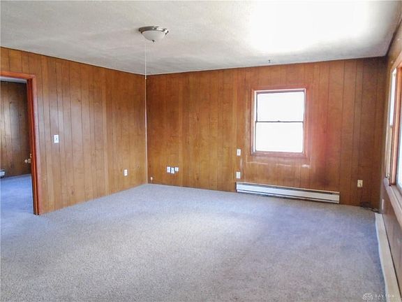 3rd image of 2733 Oneida Dr