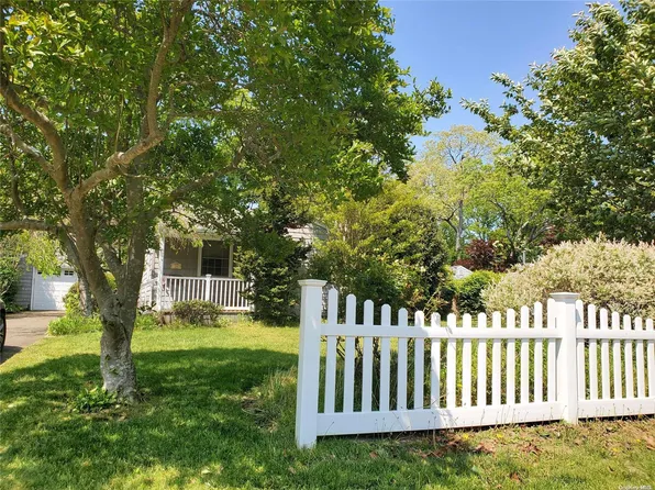 14 Country Club Road, Bellport, NY 11713