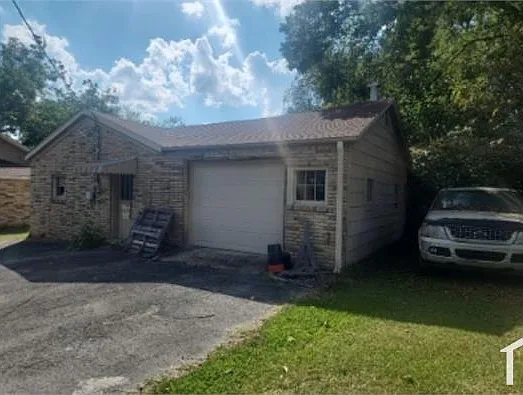Studio, 2110 sqft, $795 — Photo 2