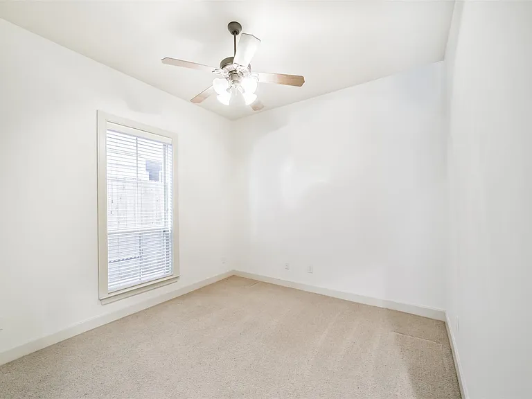 1833 Oakdale St — Photo 9