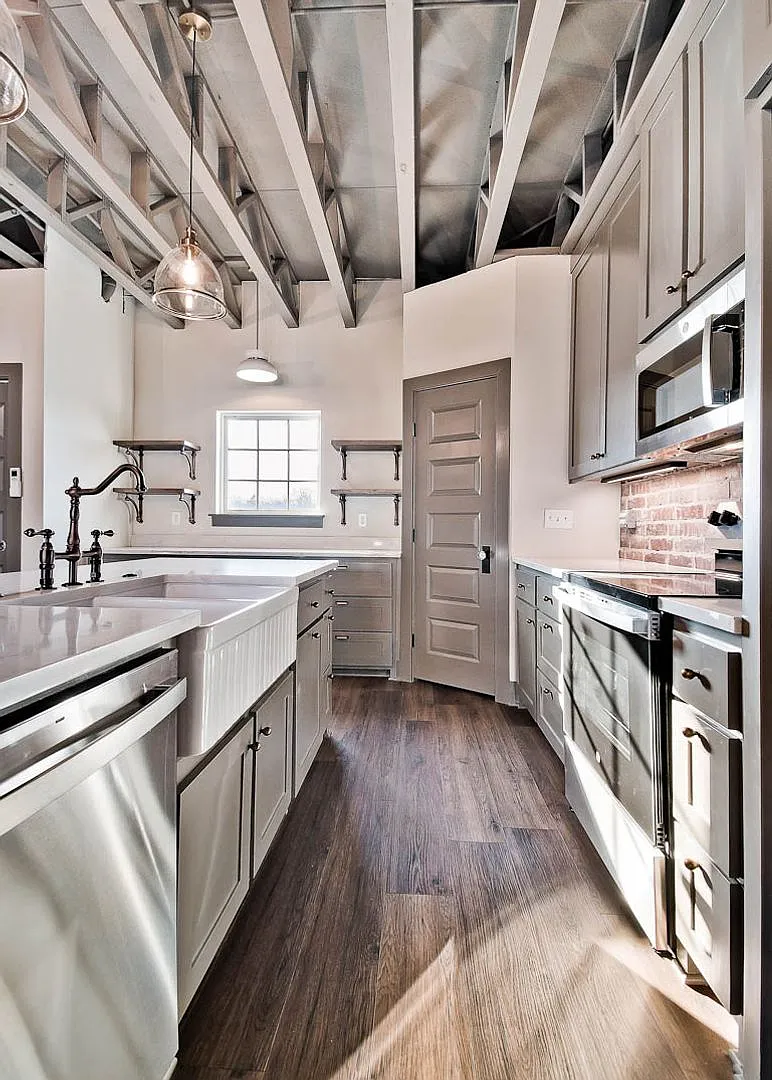 Chicago Row Townhouse — Photo 3