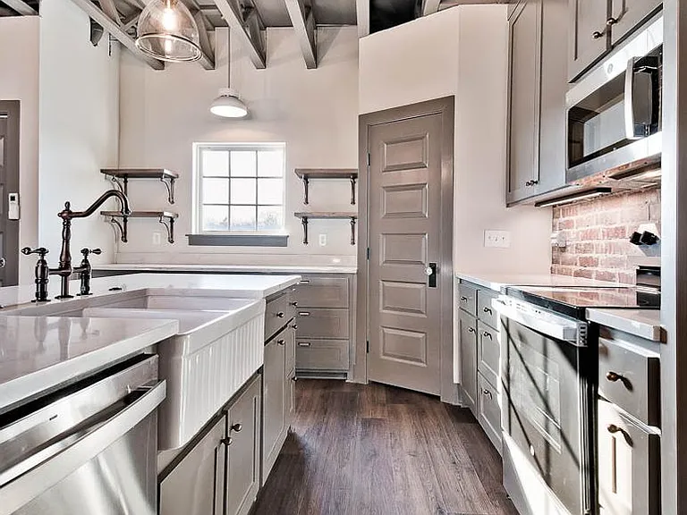 195 N Chicago Way #2 — Photo 3