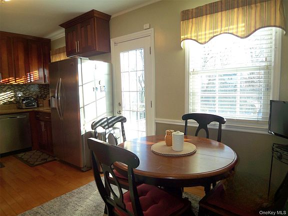 5th image of 40 Harding Parkway