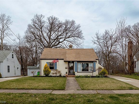 4th image of 27326 Donald Ave