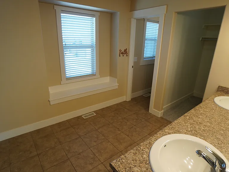 870 W Steeple Chase Dr — Photo 24