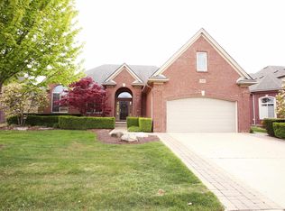 45483 Shoal Dr, Macomb, MI 48044