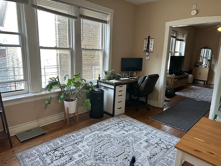 1214 N Wolcott Ave #1R — Photo 4