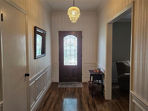 3rd image of 184 Lake Otis Rd