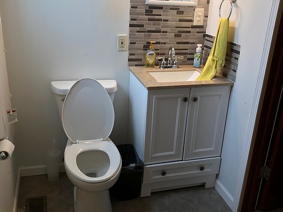 2nd bath sink