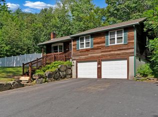 16 Sawyer Ln, Springvale, ME 04083