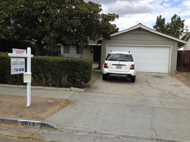 1st image of 2611 Bambi Ln