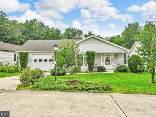652 Canal Dr, Pine Grove, PA 17963