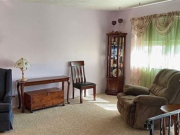 3rd image of 760 Crestwood Dr