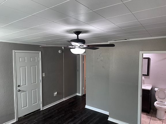 4th image of 1713 Brook Hollow Dr