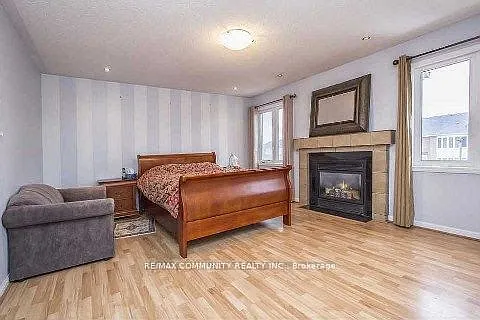 11 Horsetail St #MAIN FLOOR — Photo 6