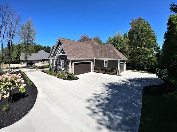 3rd image of 610 Club Dr