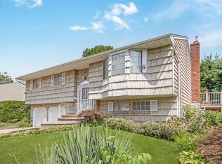 1643 Fairfax Ave, West Islip, NY 11795