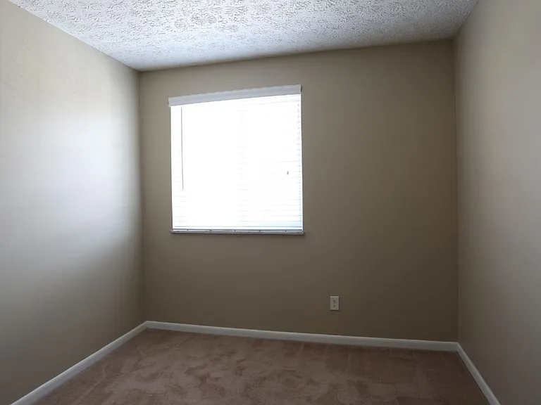 Stadium View Apartments — Photo 9