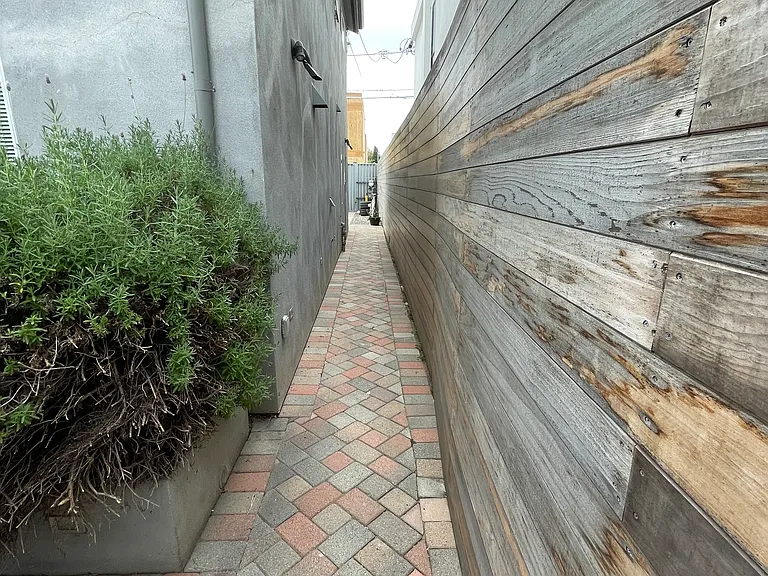 926 California Ave — Photo 13