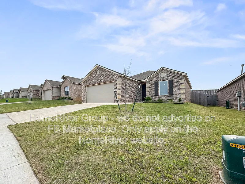 Building Photo - 9613 Laredo Ln