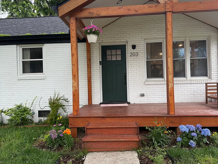 203 Berry St — Photo 3