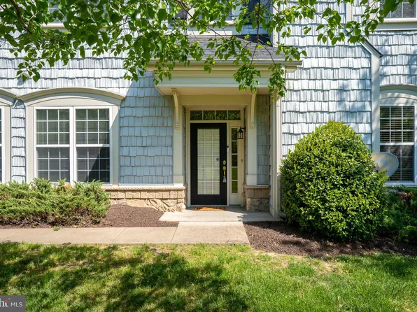 13807 Gullane Dr, Woodbridge, VA 22191