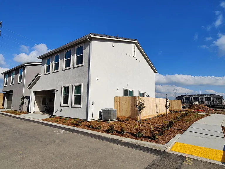 2694 E Teaberry Dr — Photo 14
