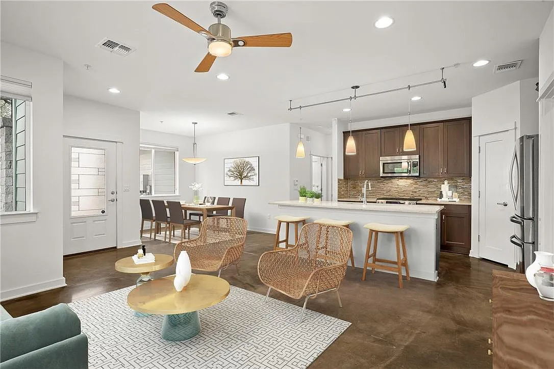 3 bed, 3.5 bath, 1819 sqft, $3,600 — Photo 2