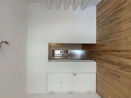 Rented by Flatiron Real Estate Advisors LLC | media 24