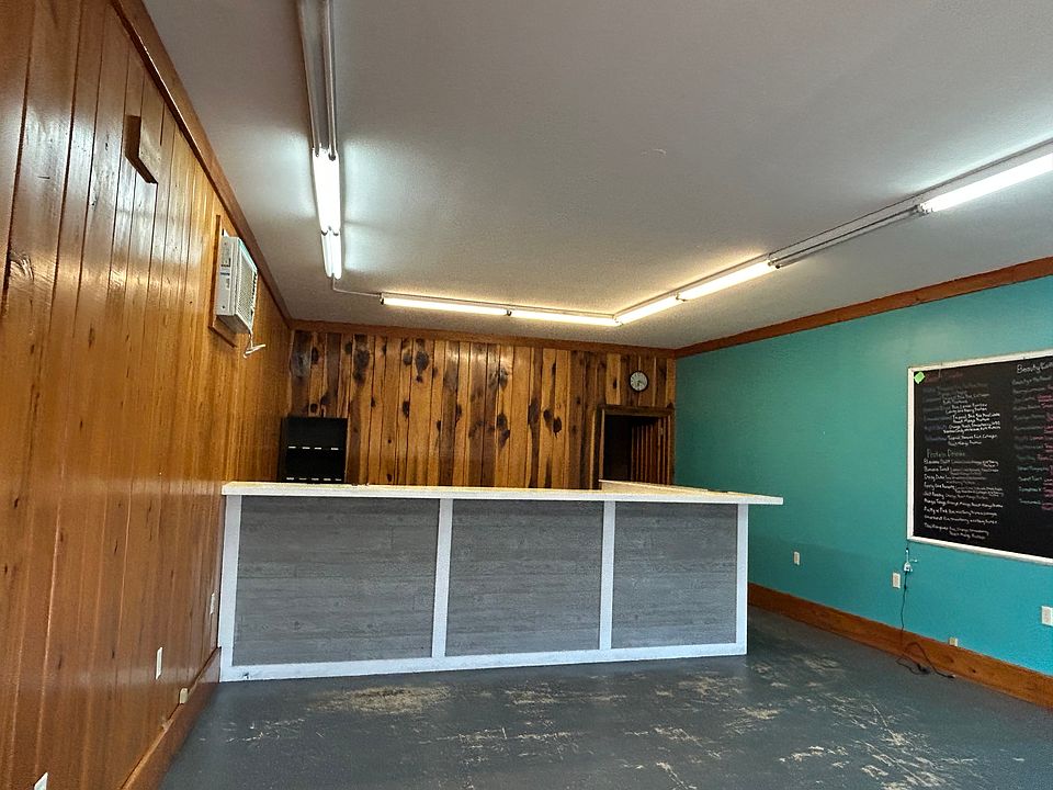 2nd image of 101 W Barnard St