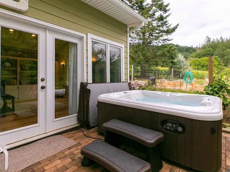 20600 NW Kings Grade Rd — Photo 37
