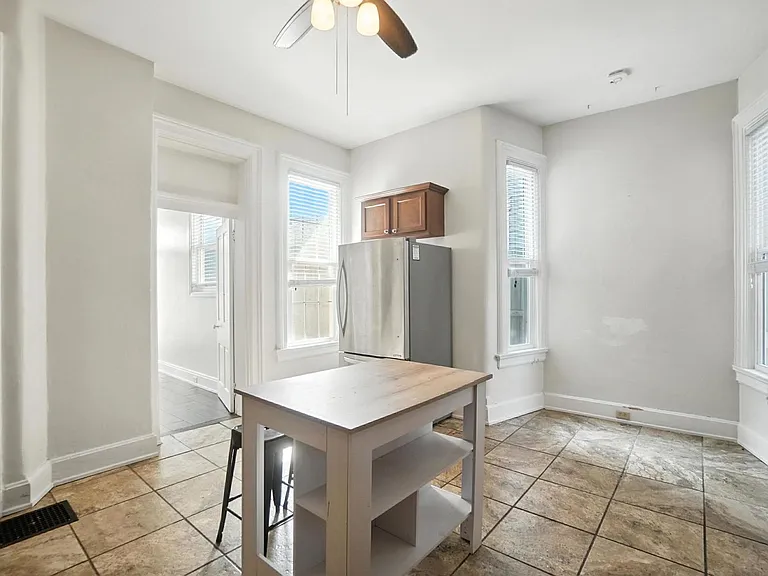 843 Overton St — Photo 18