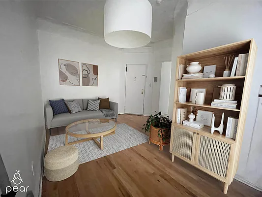 Rented by Pear NYC LLC | media 15