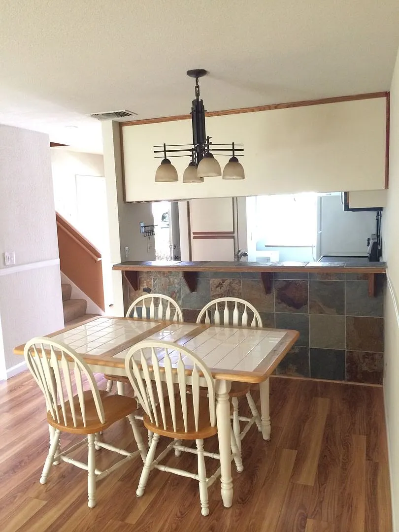 2 Bedroom 1.5 Bath Updated Condo Available September! — Photo 3