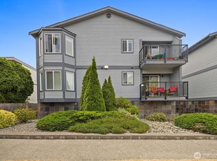 1131 N 93rd St APT 6, Seattle, WA 98103