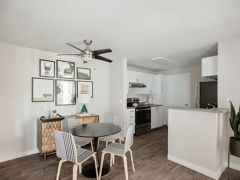 Stonesthrow Apartments — Photo 6