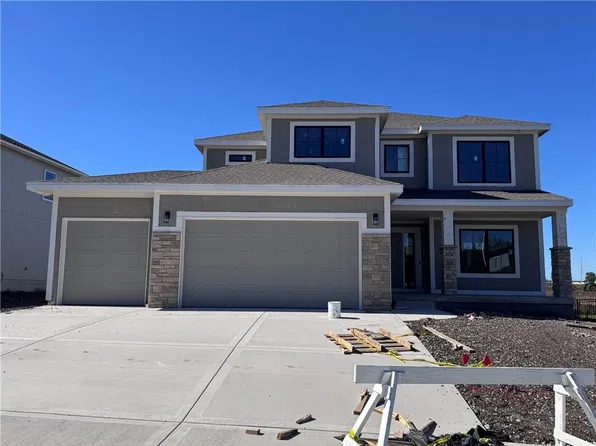 836 Reed Dr, Raymore, MO 64083