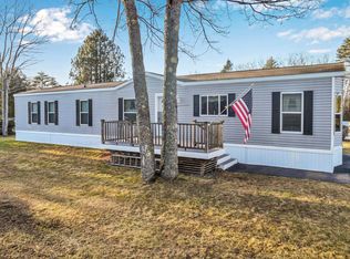 93 Maynard Dr, Topsham, ME 04086