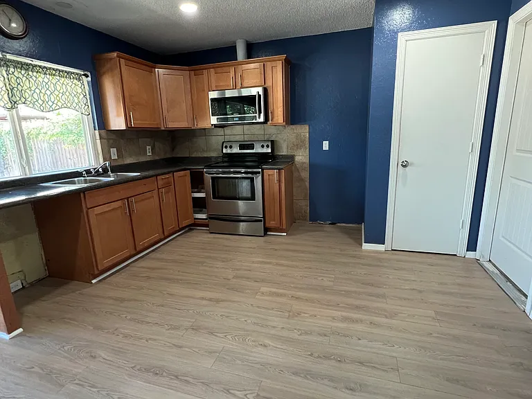 2709 Catalina Way — Photo 2