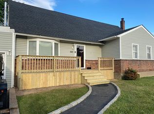 545 Alwick Ave, West Islip, NY 11795