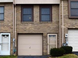 2303 Old Greentree Rd, Carnegie, PA 15106